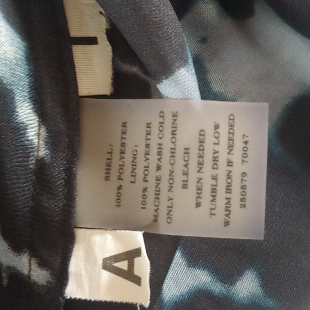 ANN TAYLOR ABSTRACT ANIMAL PRINT TOP - Picture 6 of 8